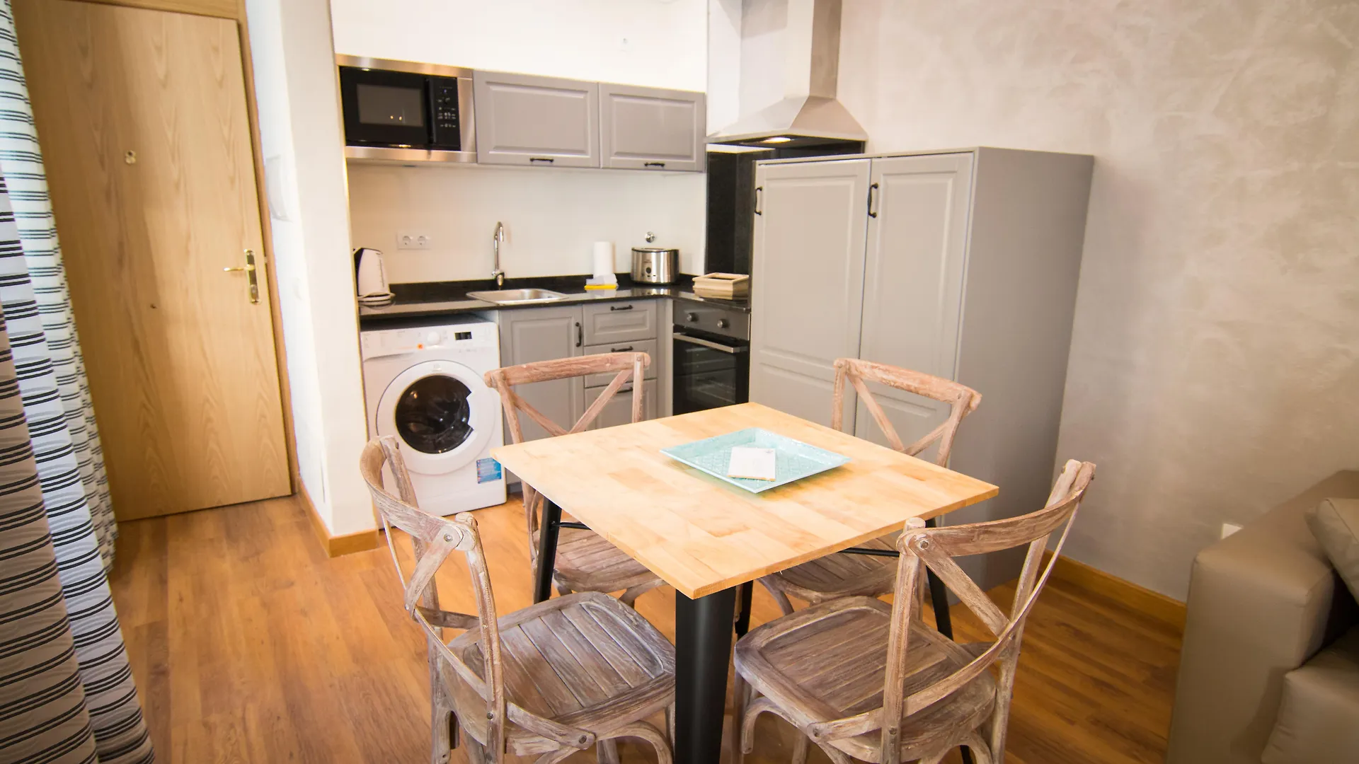 Apartment Holidays 2 Malaga Comfort Center